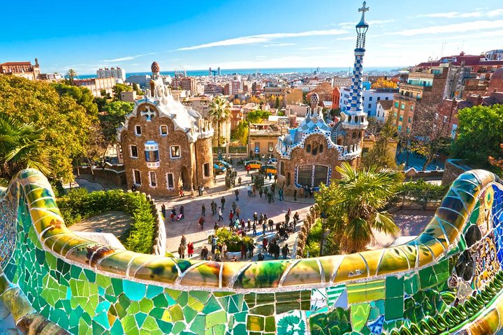 Private Guided Barcelona Highlights Tour with Hotel Pick-up Private Guided Barcelona Highlights Tour with Hotel Pick-up