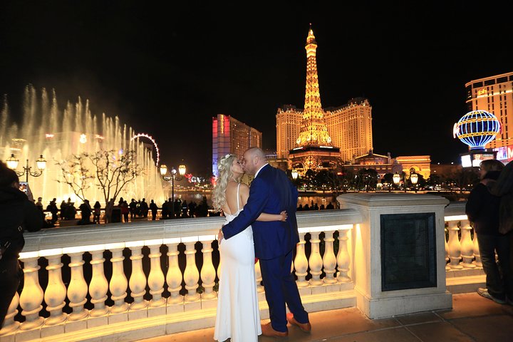 Valley of Fire Wedding by Private Limousine Valley of Fire Wedding by Private Limousine