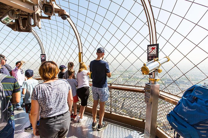 Skip the Line: Eiffel Tower Tour and Summit Access by elevator 