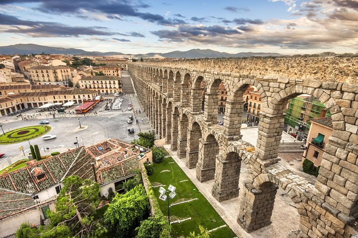 Avila and Segovia Full Day Tour from Madrid With Tickets Included