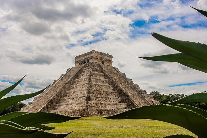 Chichen Itzá, cenote and Valladolid Small groups day Trip from Tulum